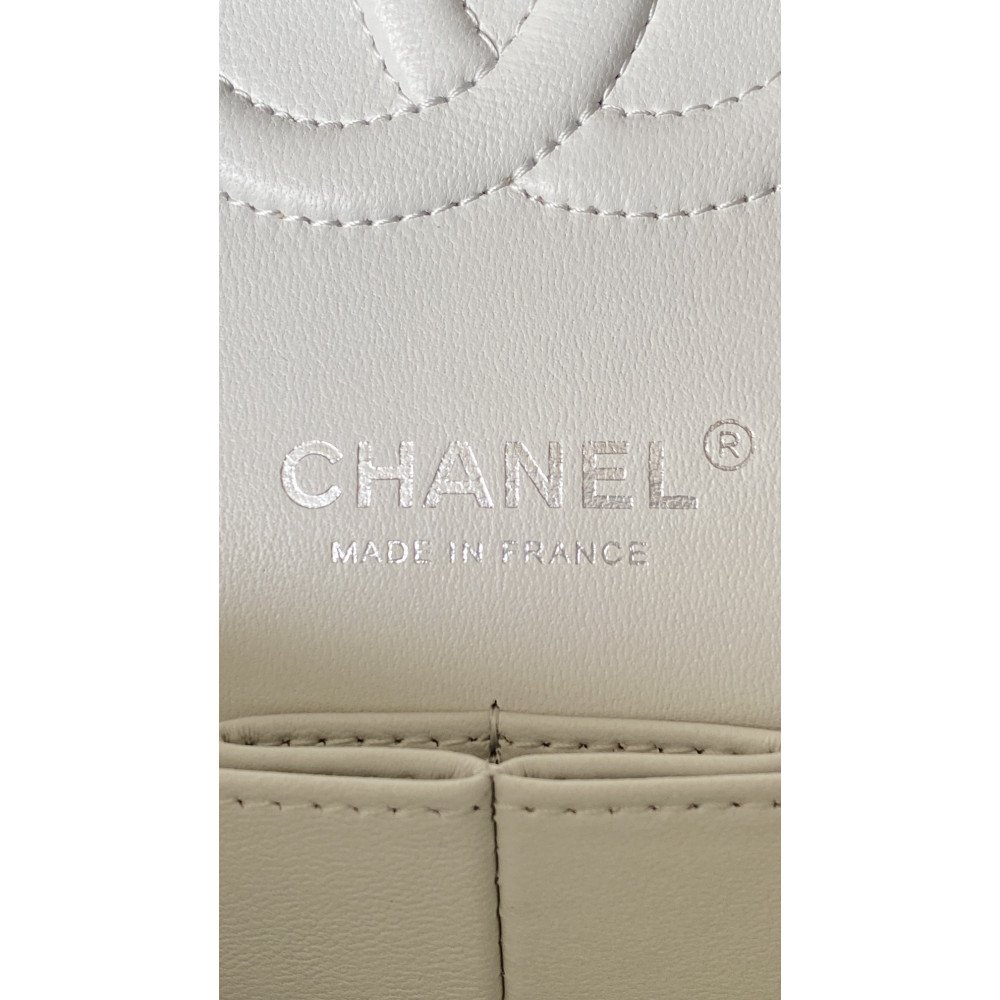 Chanel Classic Flap 25cm medium handbag!