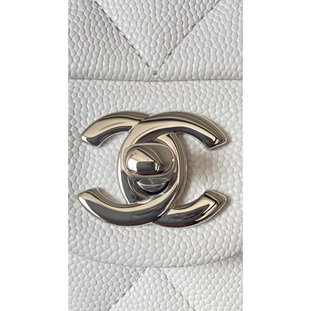 Chanel Classic Flap 25cm medium handbag!