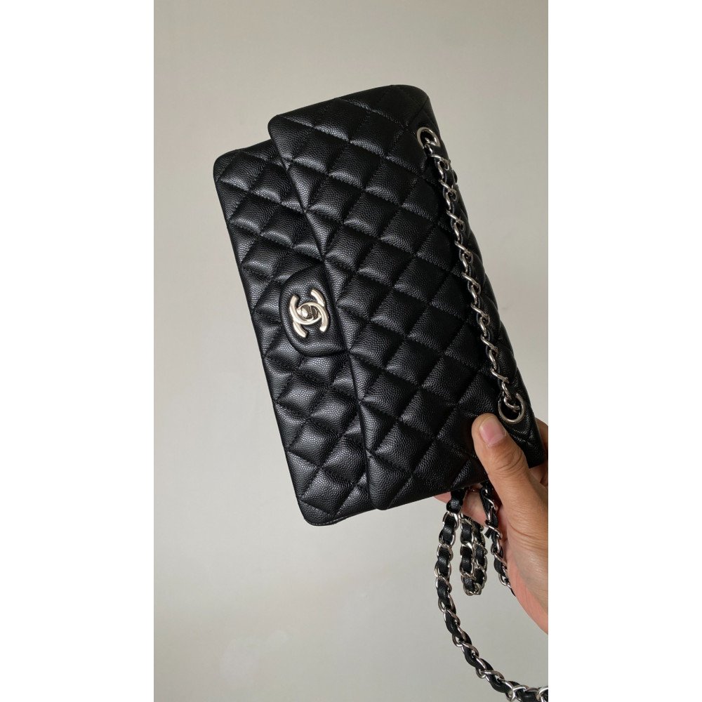 Chanel Classic Flap 25cm medium handbag!