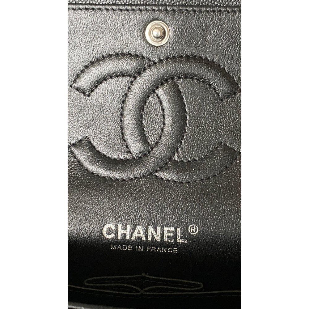 Chanel Classic Flap 25cm medium handbag!