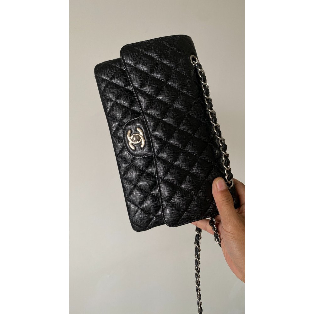 Chanel Classic Flap 25cm medium handbag!