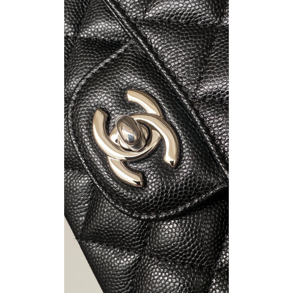 Chanel Classic Flap 25cm medium handbag!