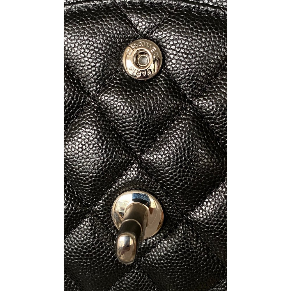 Chanel Classic Flap 25cm medium handbag!