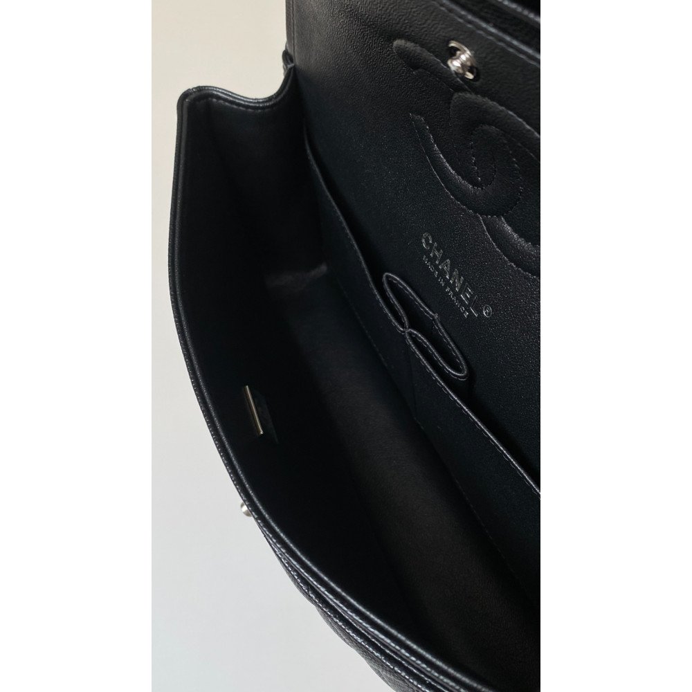 Chanel Classic Flap 25cm medium handbag!