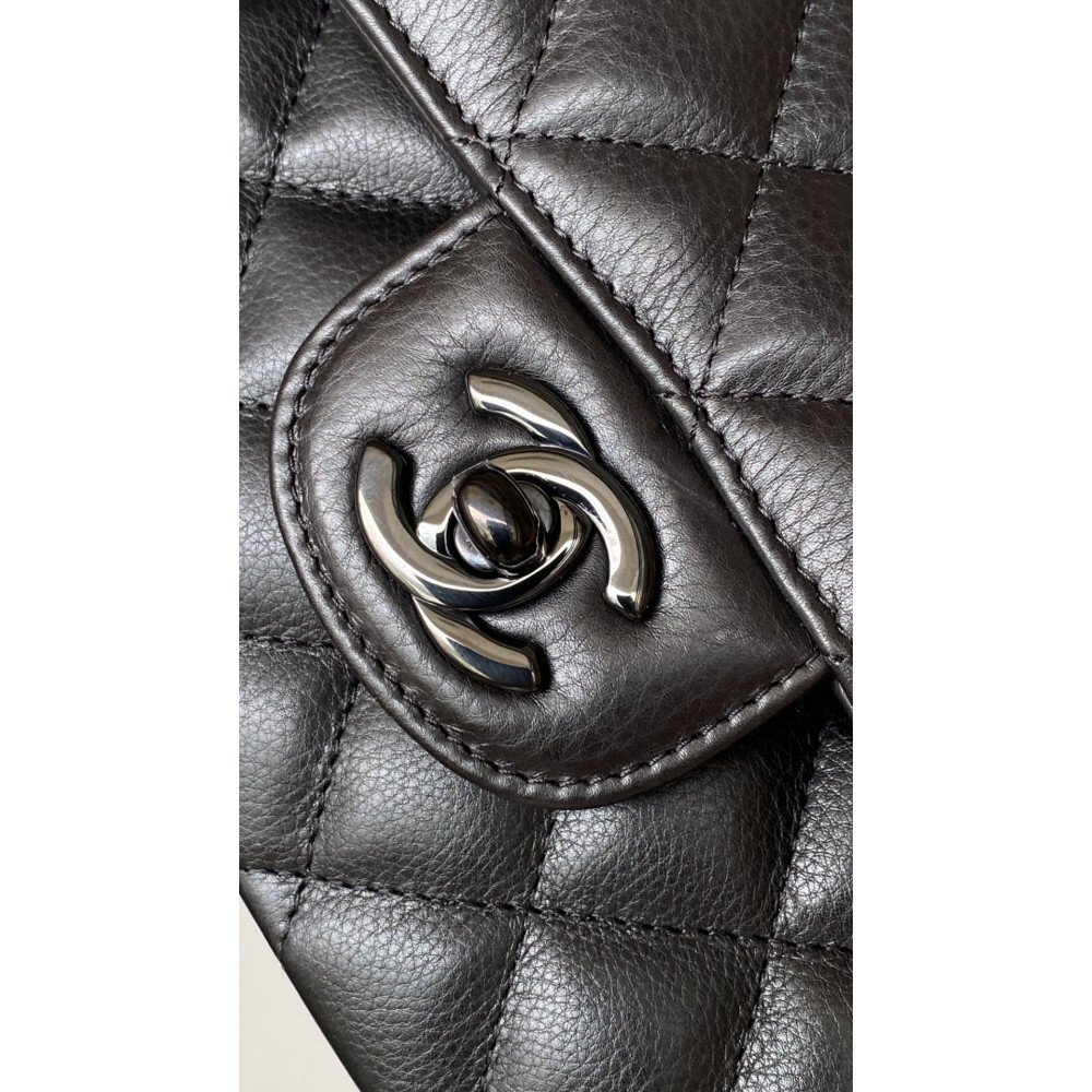 Chanel Classic Flap 25cm medium handbag!