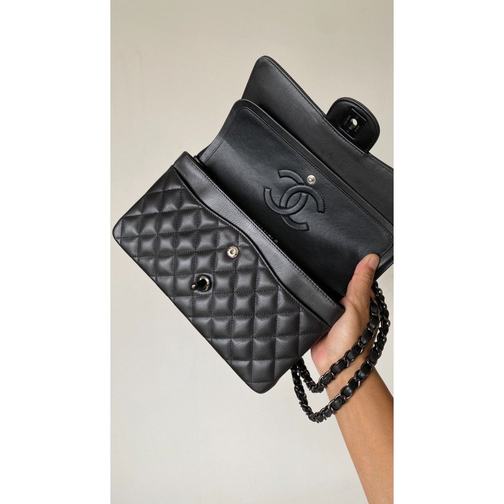 Chanel Classic Flap 25cm medium handbag!