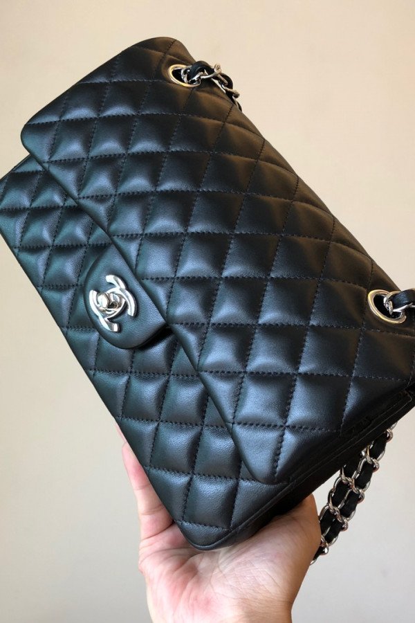 Chanel Classic Flap 25cm medium handbag!