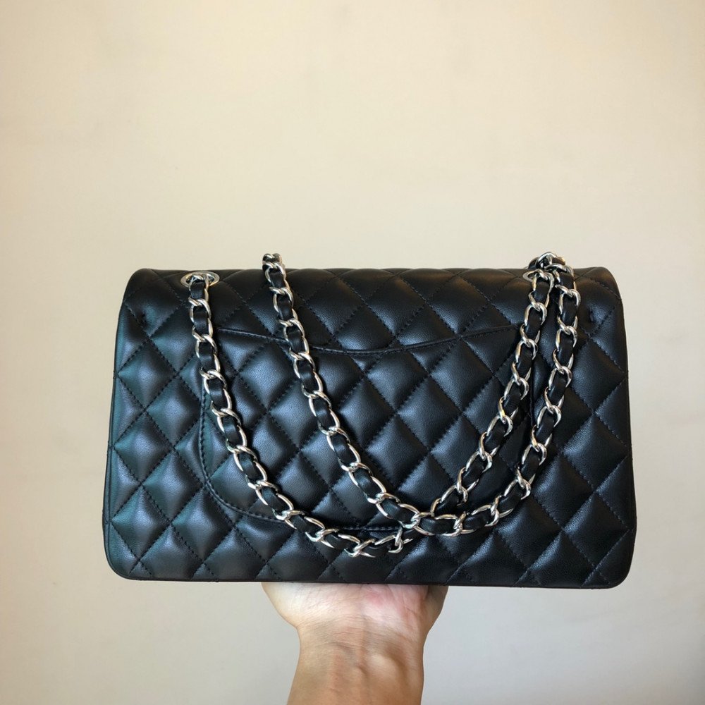 Chanel Classic Flap 25cm medium handbag!