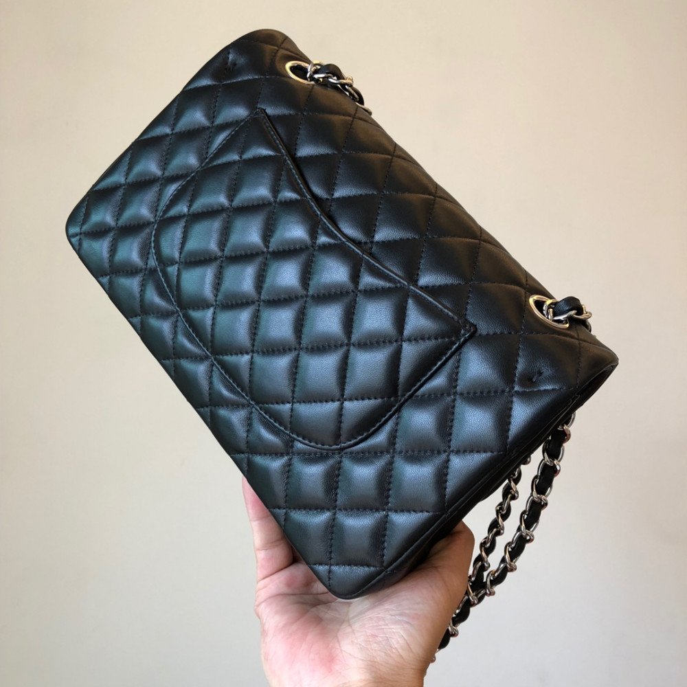 Chanel Classic Flap 25cm medium handbag!