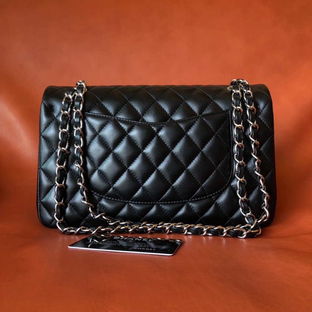 Chanel Classic Flap 25cm medium handbag!