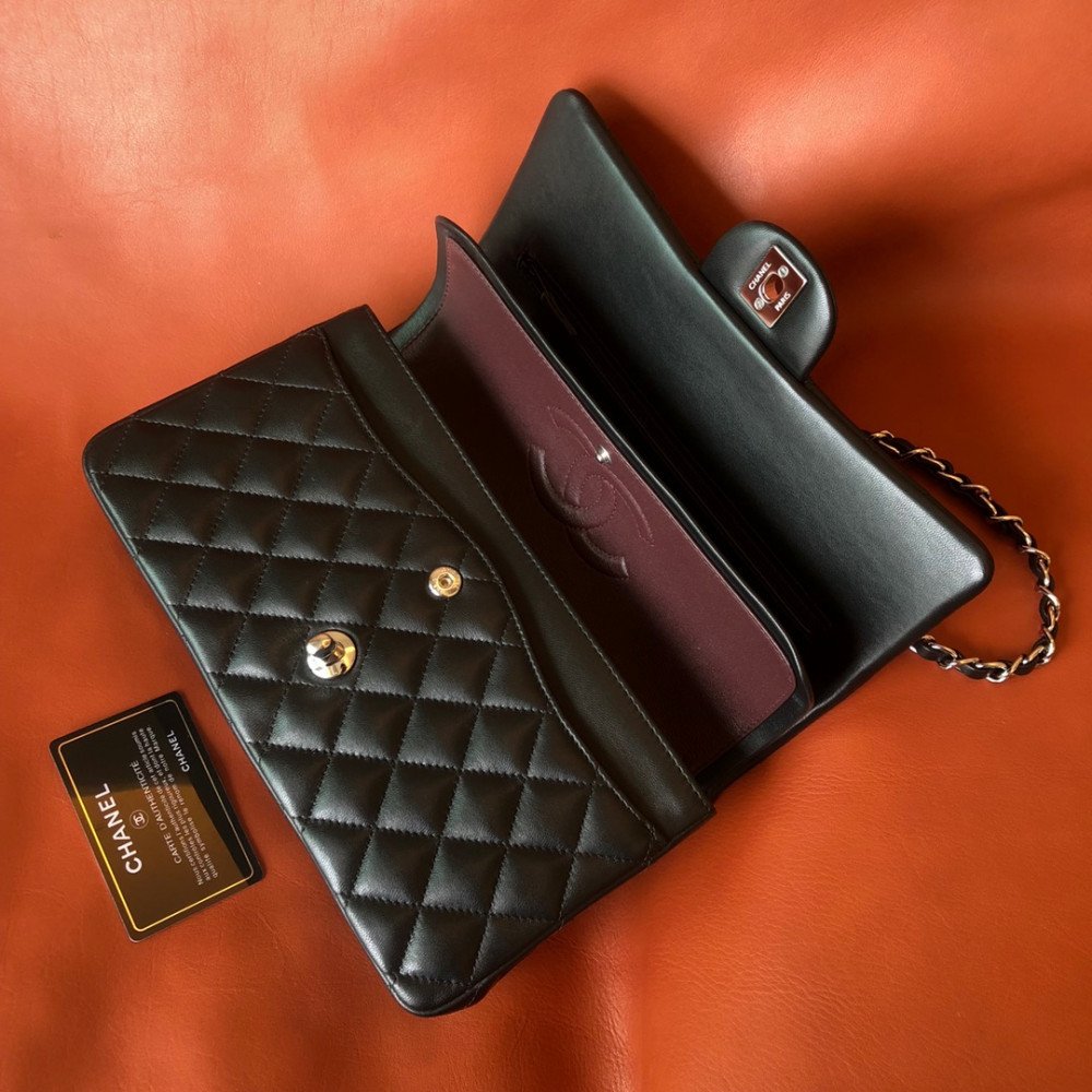 Chanel Classic Flap 25cm medium handbag!