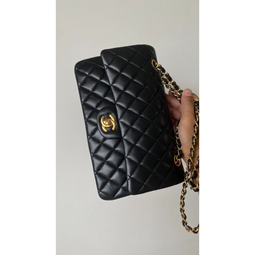 Chanel Classic Flap 25cm medium handbag!