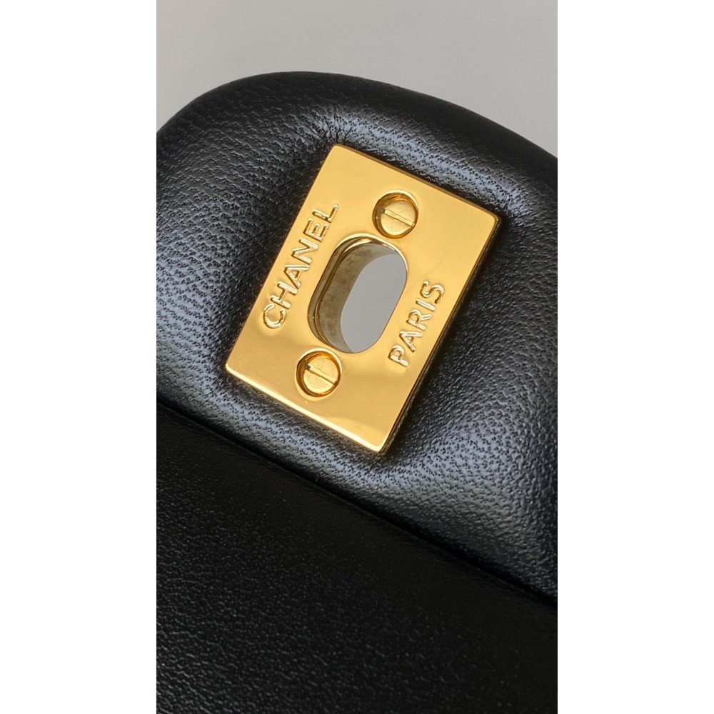 Chanel Classic Flap 25cm medium handbag!