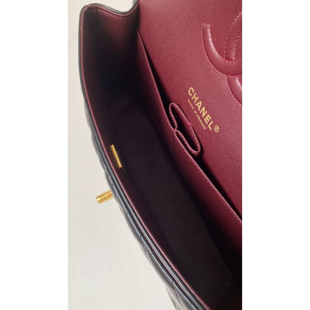 Chanel Classic Flap 25cm medium handbag!