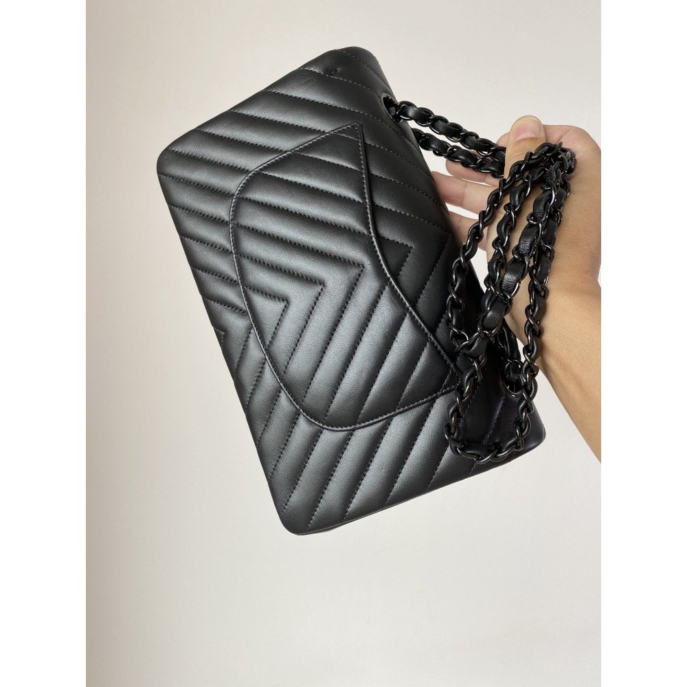 Chanel Classic Flap 25cm medium handbag!