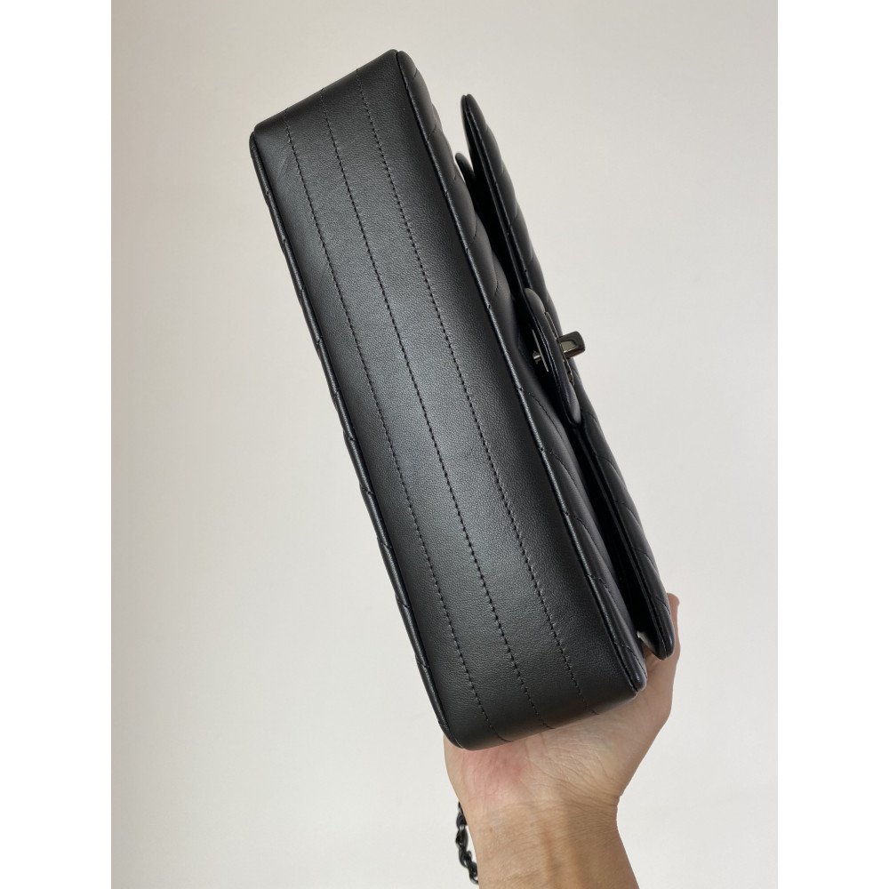 Chanel Classic Flap 25cm medium handbag!