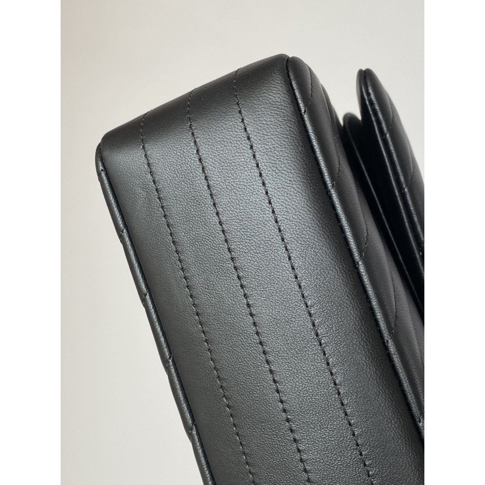 Chanel Classic Flap 25cm medium handbag!