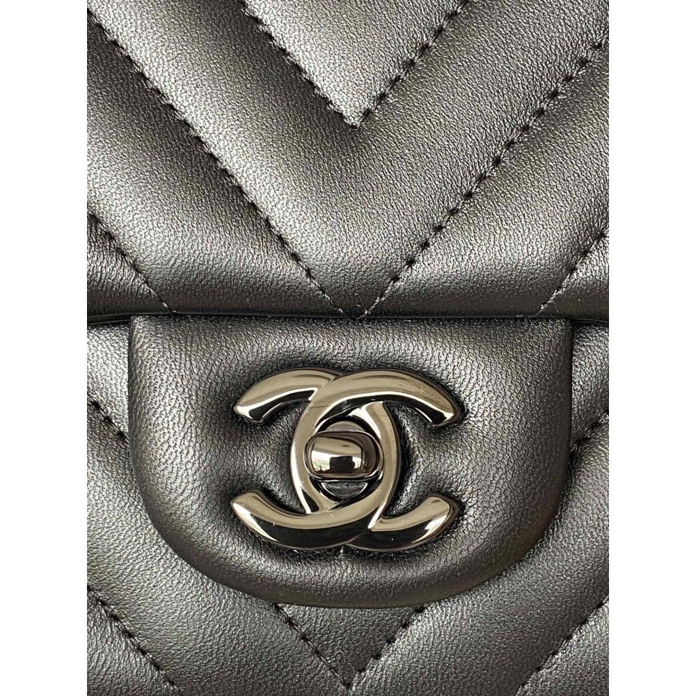 Chanel Classic Flap 25cm medium handbag!