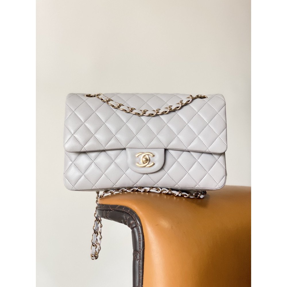 Chanel Classic Flap 25cm medium handbag!