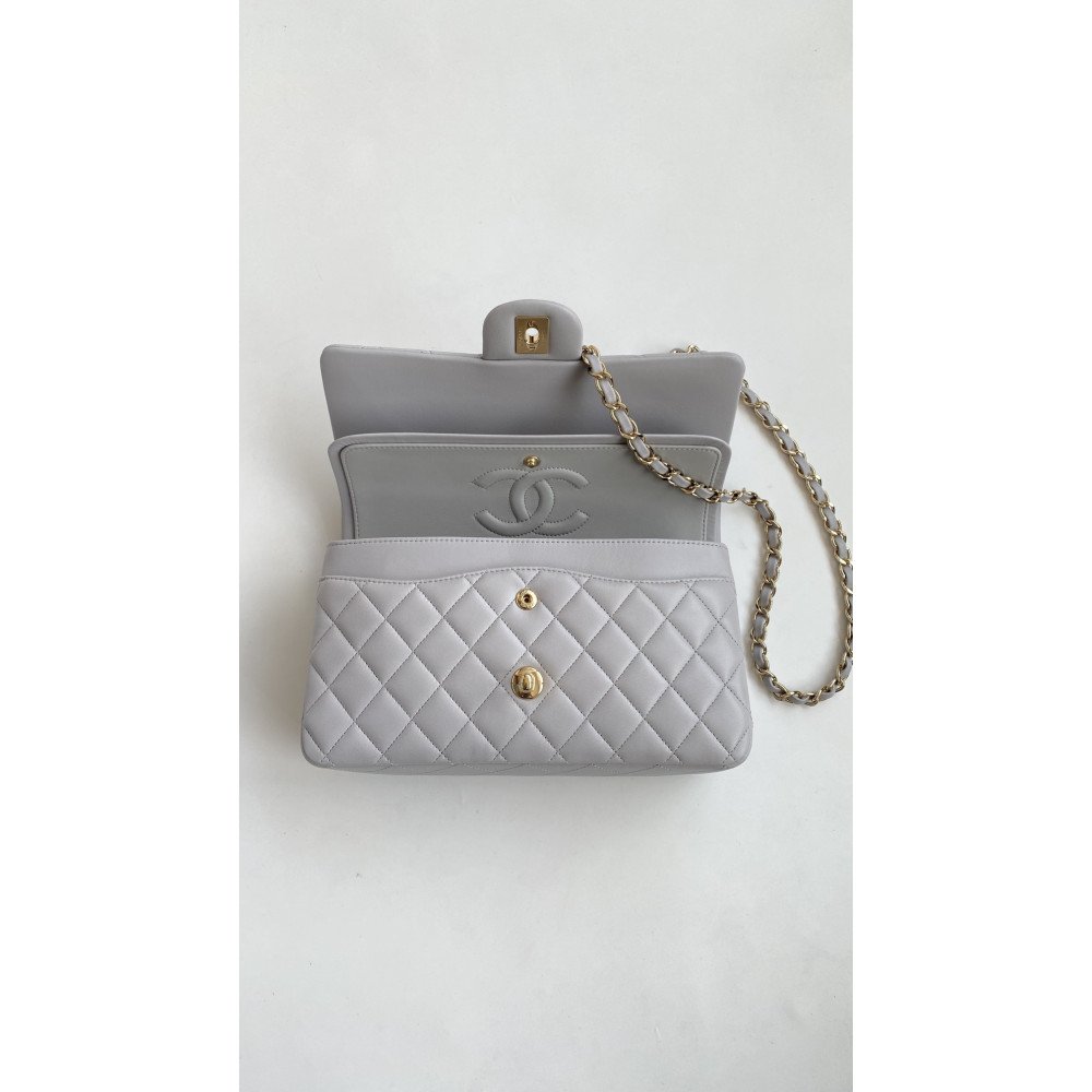 Chanel Classic Flap 25cm medium handbag!