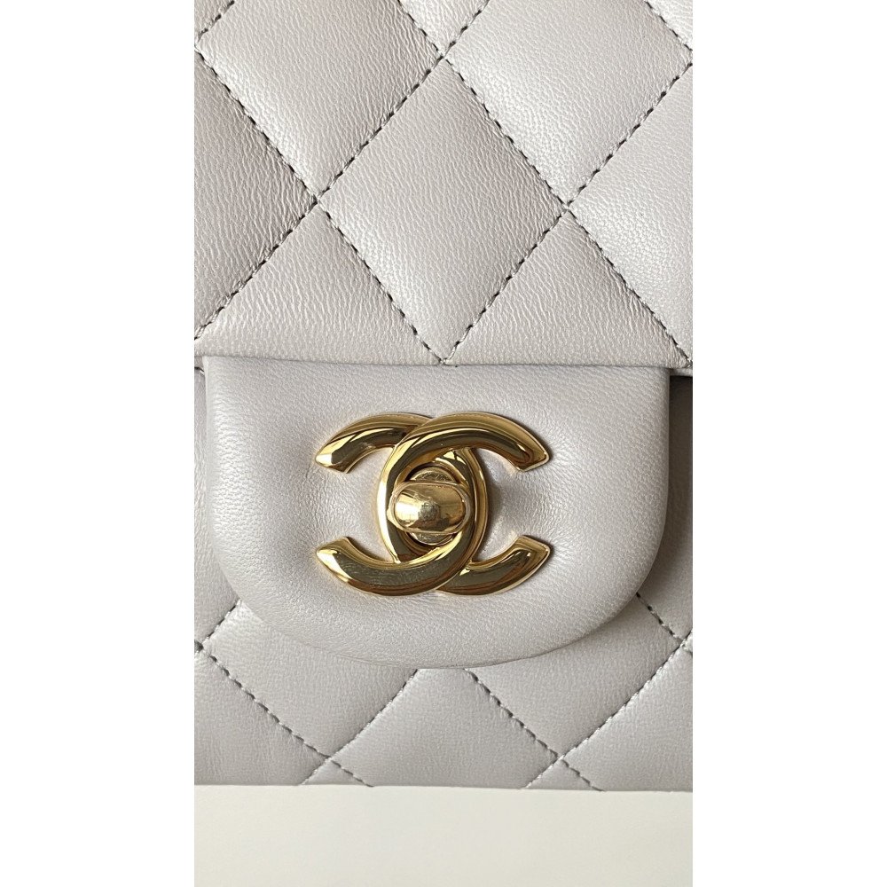 Chanel Classic Flap 25cm medium handbag!