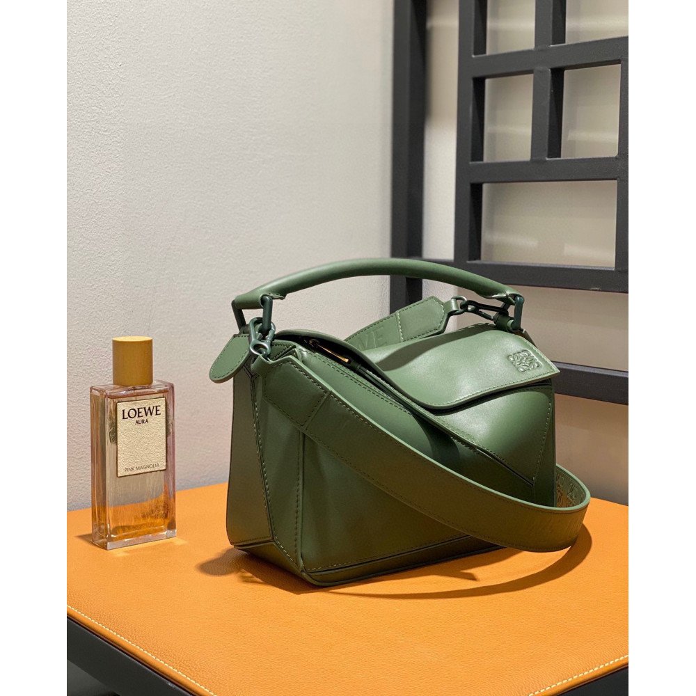 LOEWE Puzzle Wide Strap Bag!