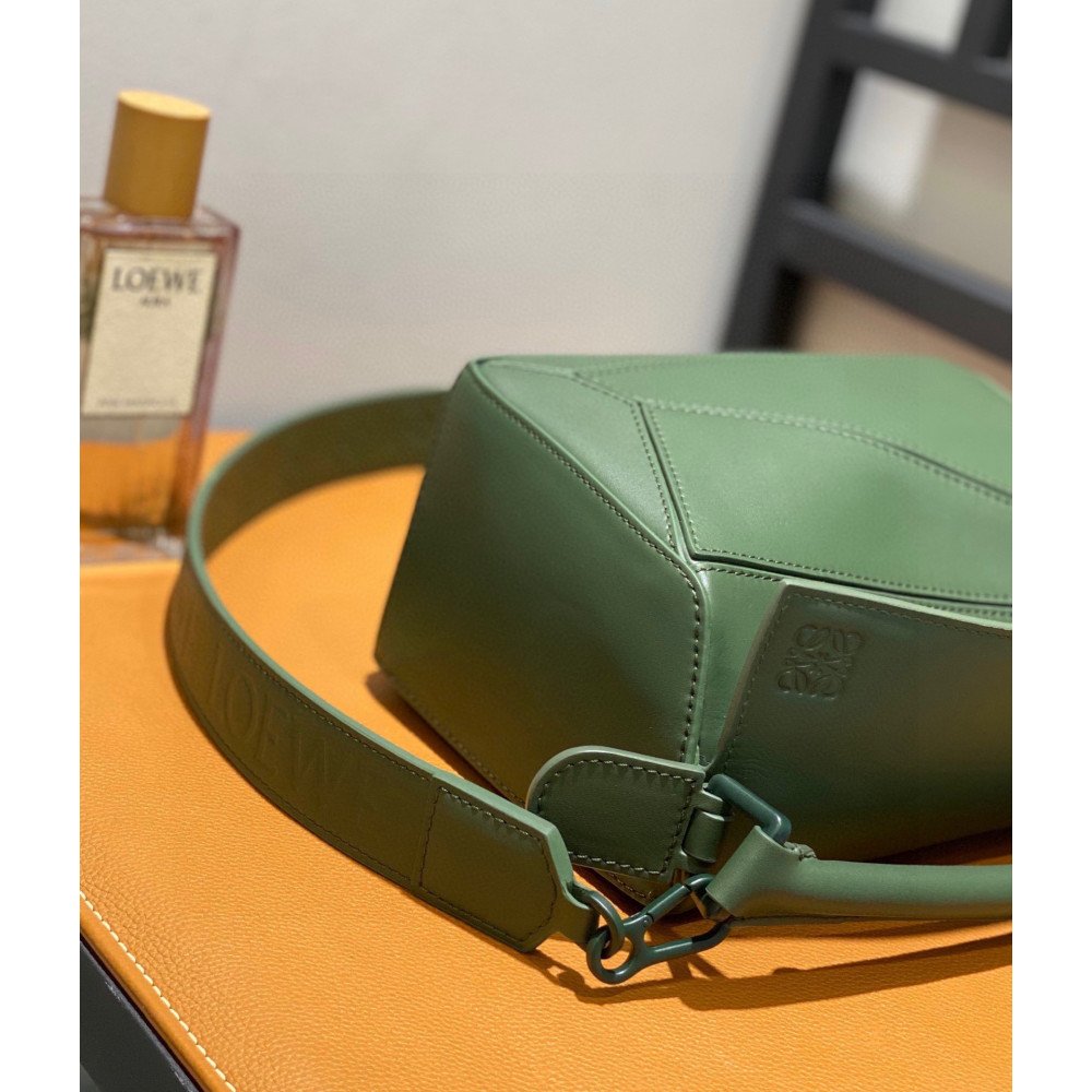 LOEWE Puzzle Wide Strap Bag!