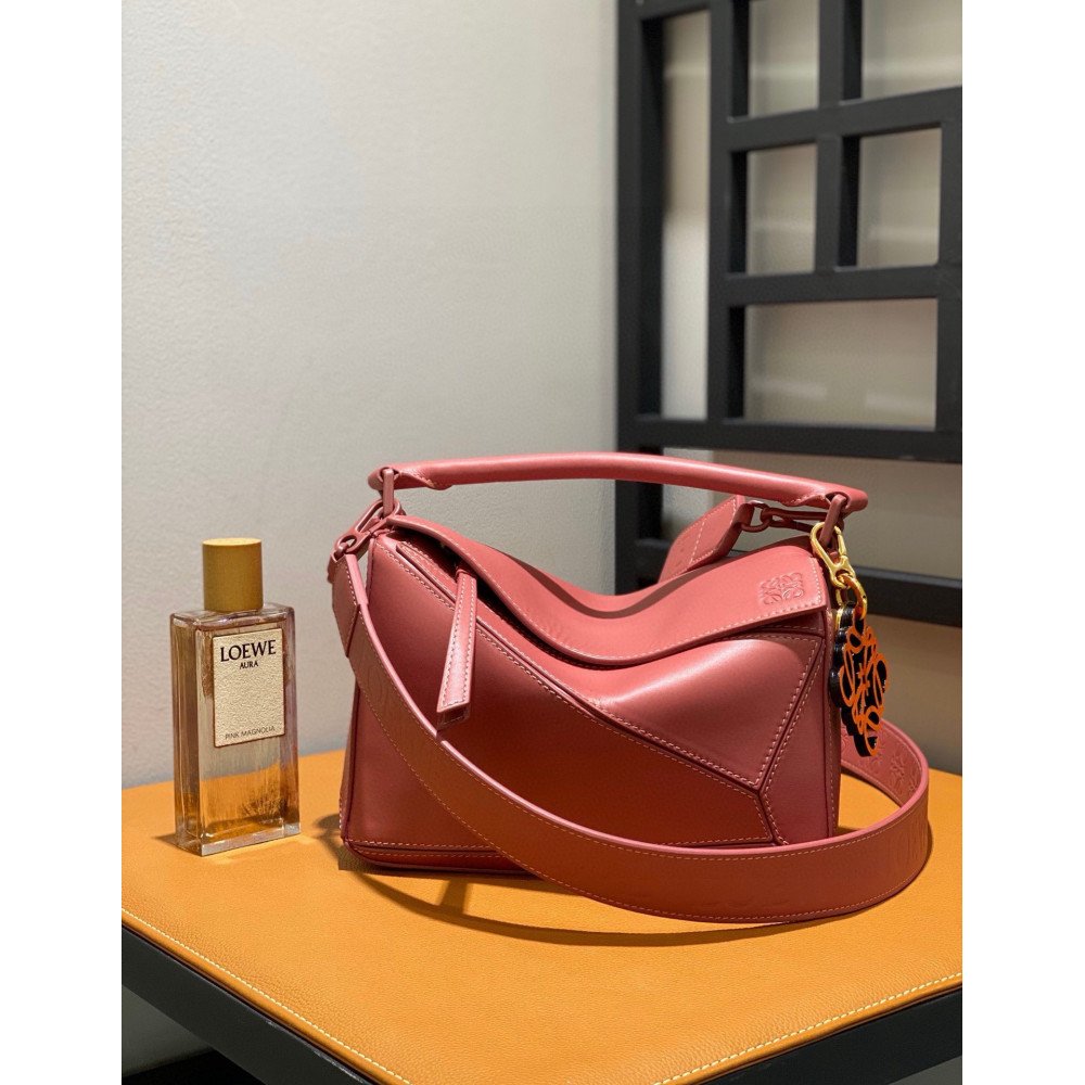 LOEWE Puzzle Wide Strap Bag!