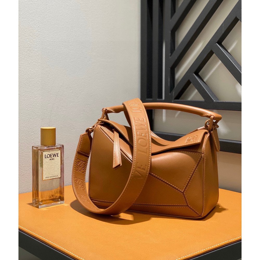 LOEWE Puzzle Wide Strap Bag!