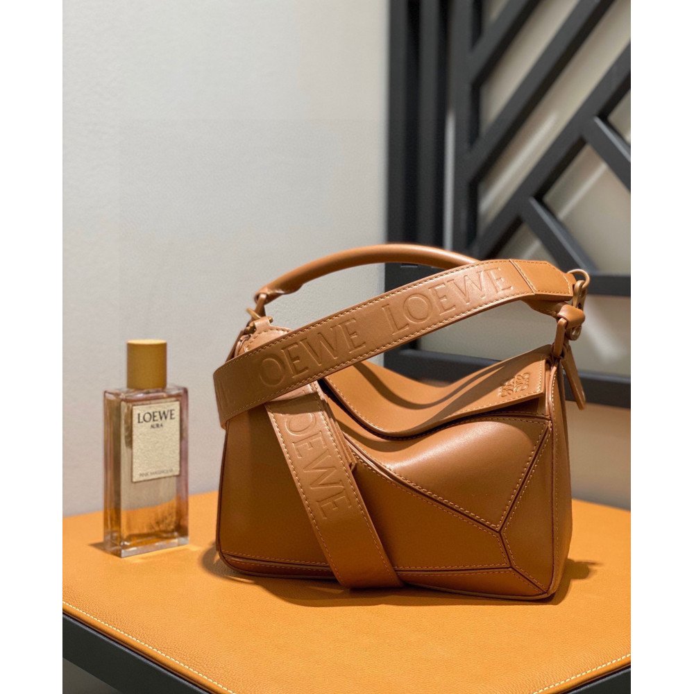 LOEWE Puzzle Wide Strap Bag!