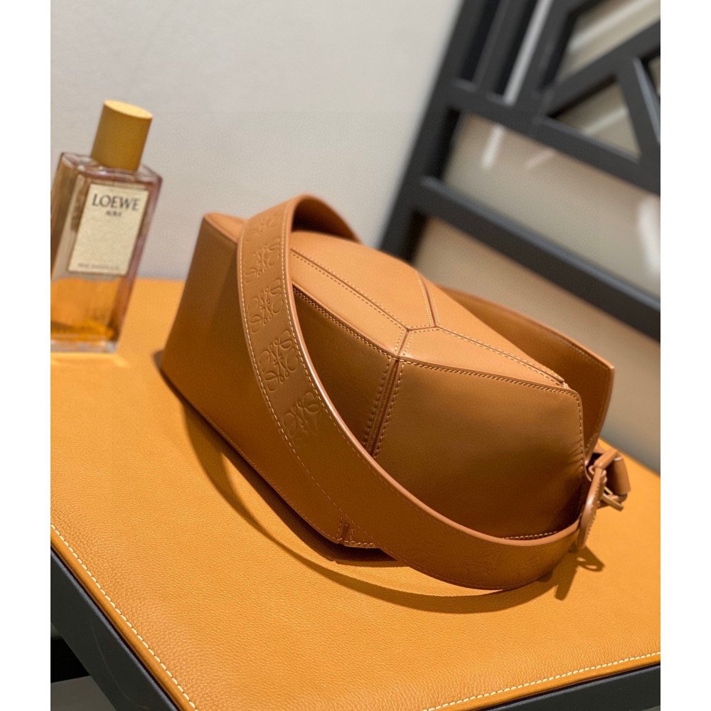 LOEWE Puzzle Wide Strap Bag!