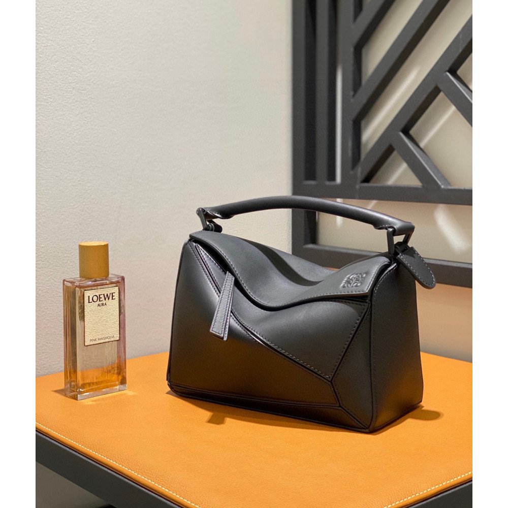 LOEWE Puzzle Wide Strap Bag! LOEWE Puzzle Wide Strap Bag!