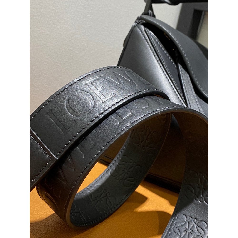 LOEWE Puzzle Wide Strap Bag! LOEWE Puzzle Wide Strap Bag!