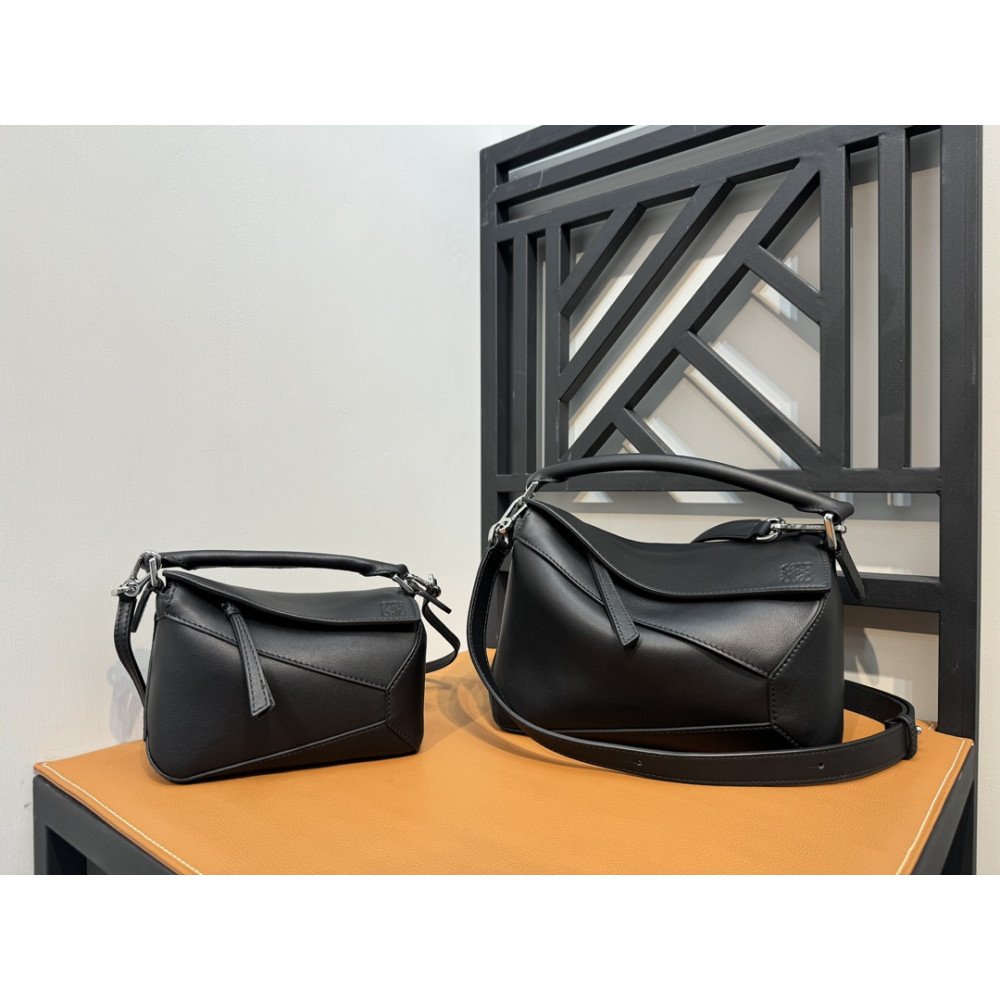 LOEWE New Puzzle Bag – Small black LOEWE New Puzzle Bag – Small black