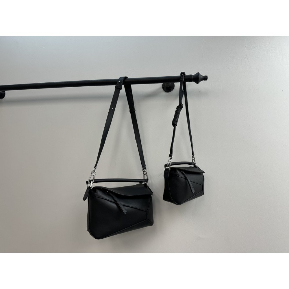 LOEWE New Puzzle Bag – Small black LOEWE New Puzzle Bag – Small black