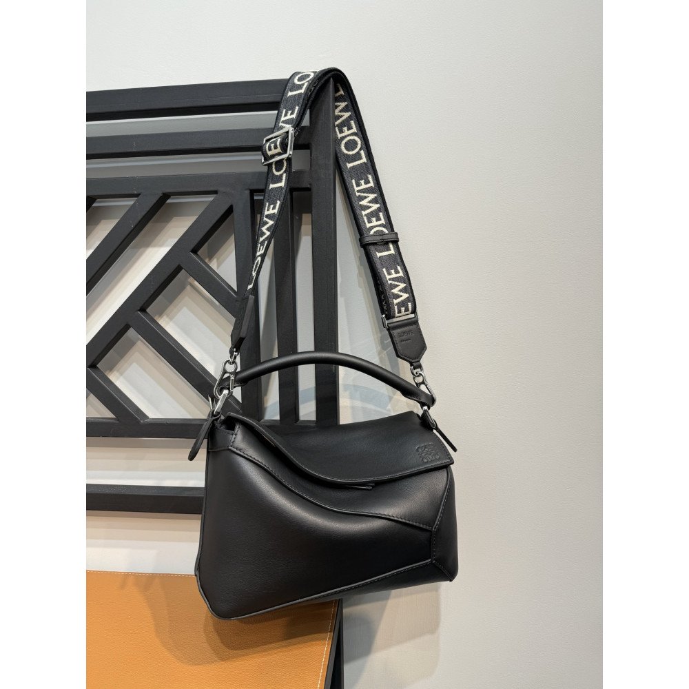 LOEWE New Puzzle Bag – Small black LOEWE New Puzzle Bag – Small black