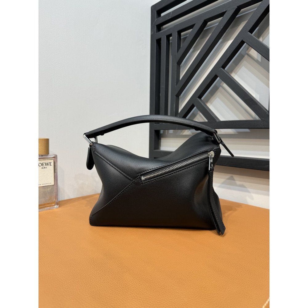 LOEWE New Puzzle Bag – Small black LOEWE New Puzzle Bag – Small black