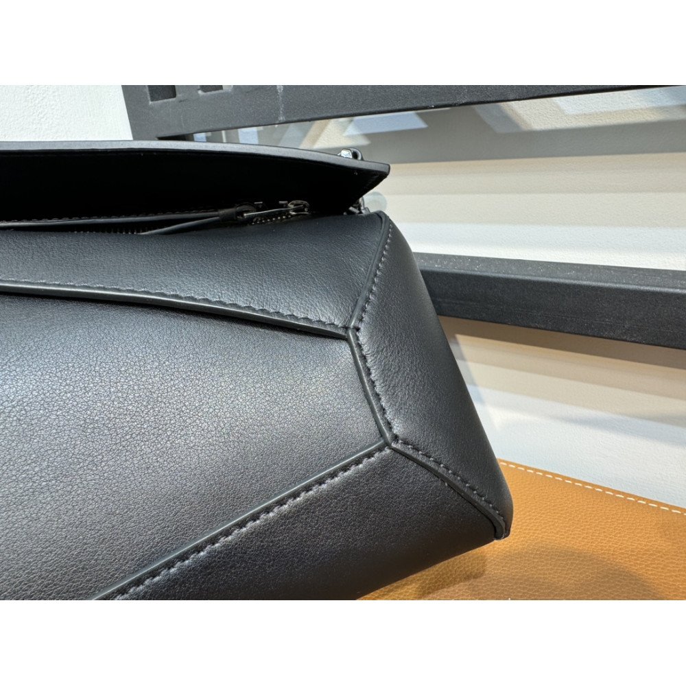 LOEWE New Puzzle Bag – Small black LOEWE New Puzzle Bag – Small black
