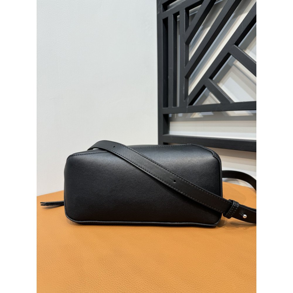 LOEWE New Puzzle Bag – Small black LOEWE New Puzzle Bag – Small black