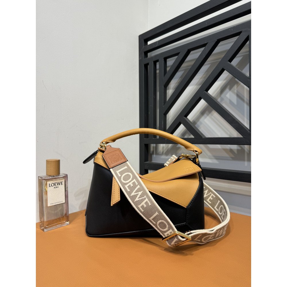 LOEWE New Puzzle Bag – Small LOEWE New Puzzle Bag – Small