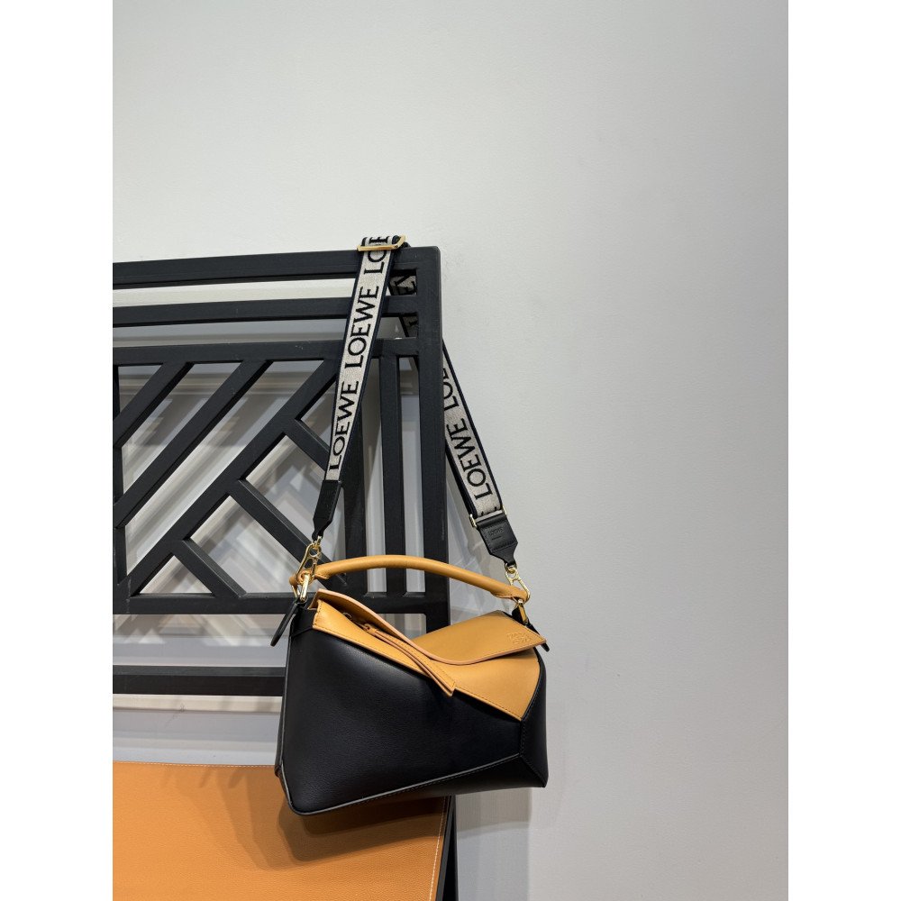 LOEWE New Puzzle Bag – Small LOEWE New Puzzle Bag – Small