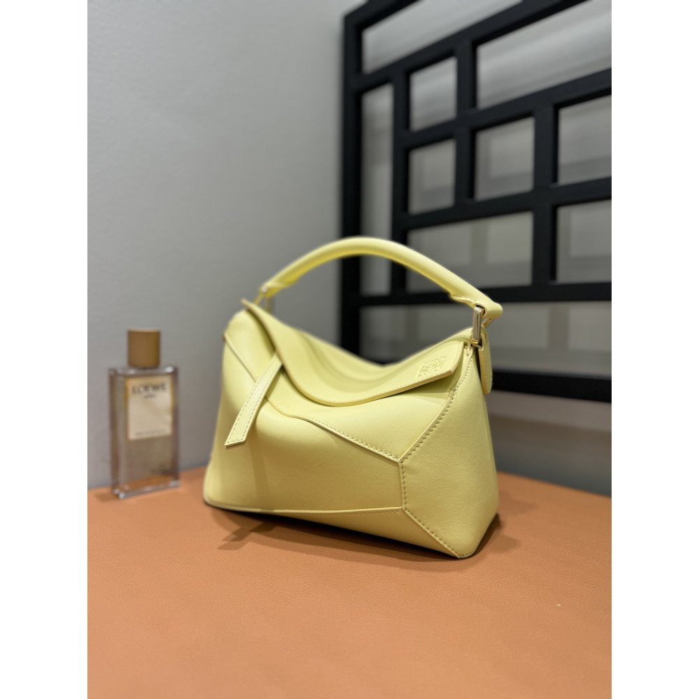 LOEWE New Puzzle Bag – Small Vanilla Yellow LOEWE New Puzzle Bag – Small Vanilla Yellow
