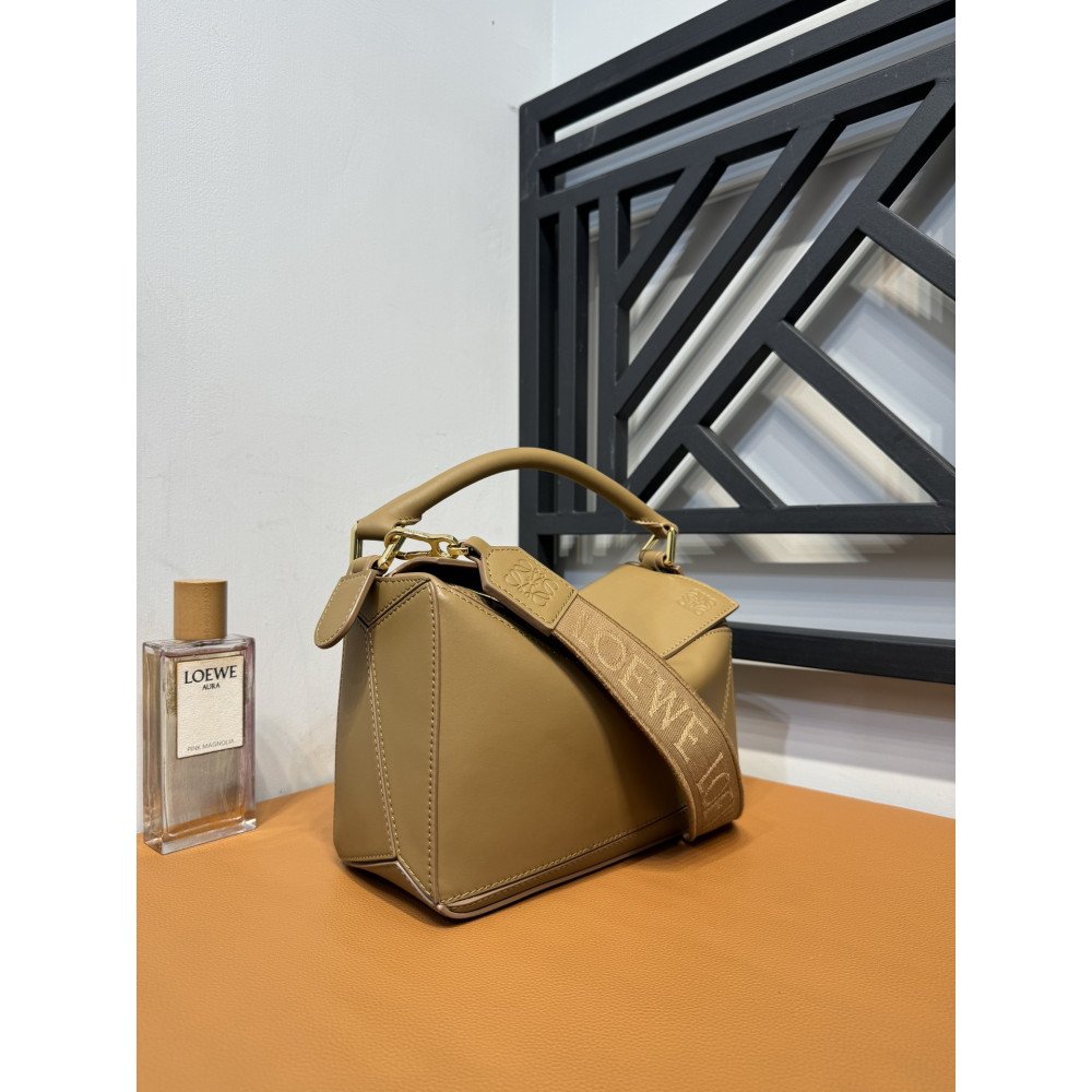 LOEWE Puzzle Bag with Jacquard Letter Strap! LOEWE Puzzle Bag with Jacquard Letter Strap!