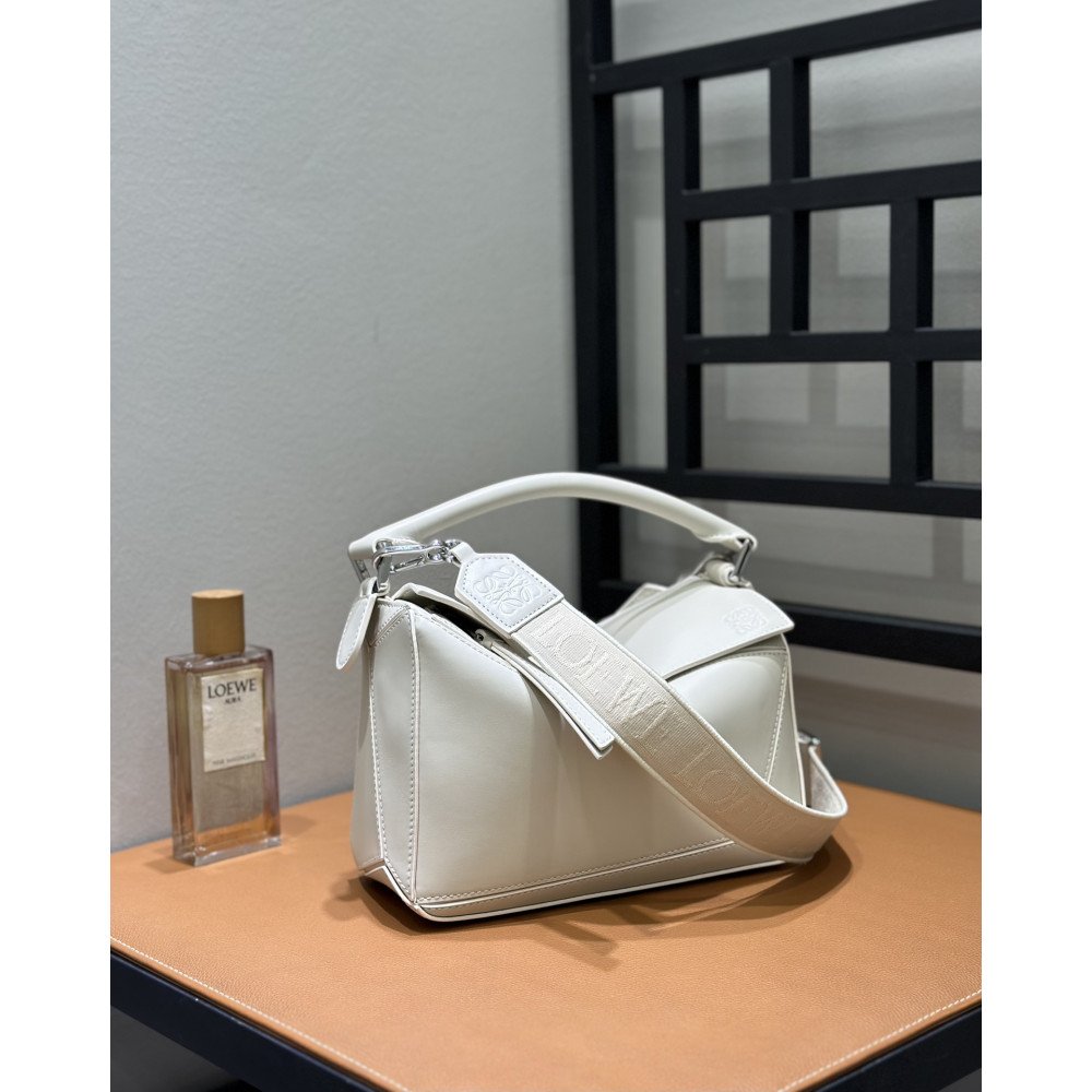 LOEWE Puzzle Bag with Jacquard Letter Strap! LOEWE Puzzle Bag with Jacquard Letter Strap!