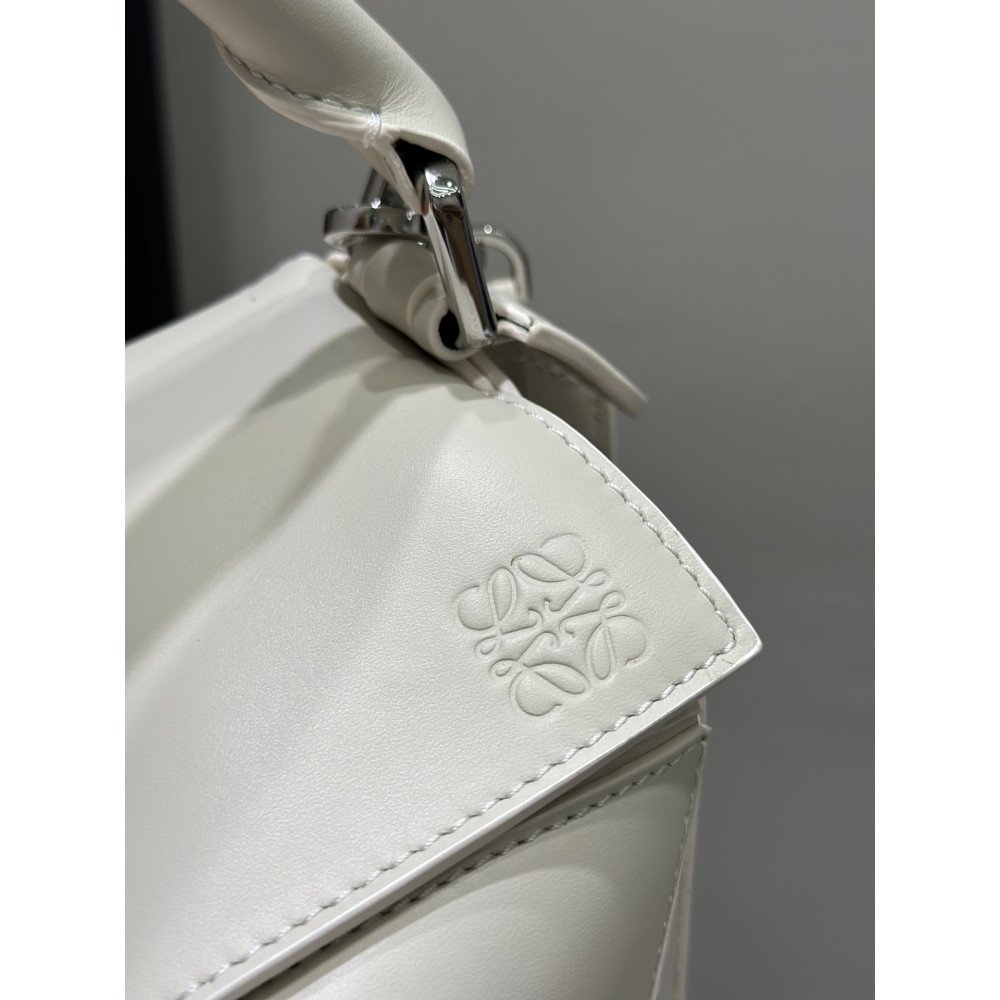 LOEWE Puzzle Bag with Jacquard Letter Strap! LOEWE Puzzle Bag with Jacquard Letter Strap!