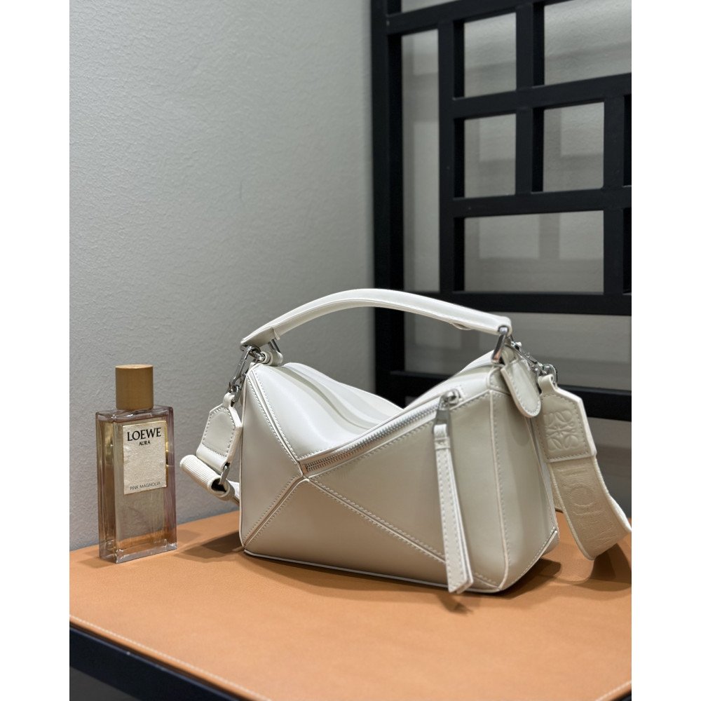 LOEWE Puzzle Bag with Jacquard Letter Strap! LOEWE Puzzle Bag with Jacquard Letter Strap!