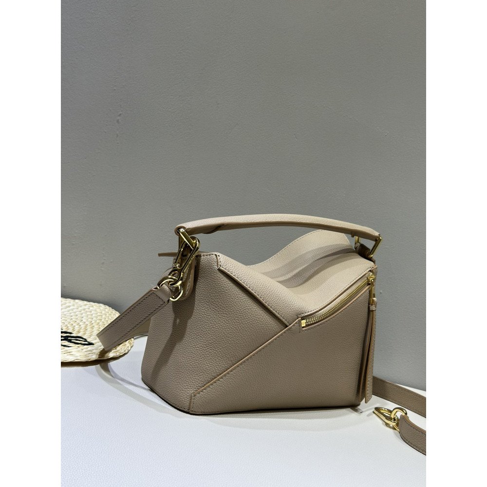 LOEWE New Puzzle Bag – Small Sand Color LOEWE New Puzzle Bag – Small Sand Color