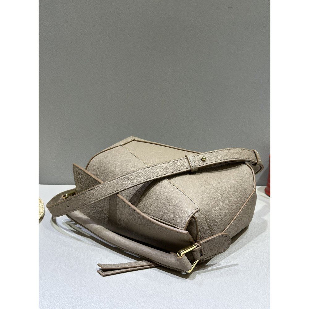 LOEWE New Puzzle Bag – Small Sand Color LOEWE New Puzzle Bag – Small Sand Color