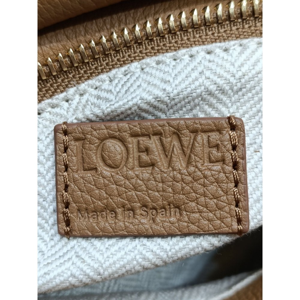 LOEWE New Puzzle Bag – Small Toffee Brown! LOEWE New Puzzle Bag – Small Toffee Brown!