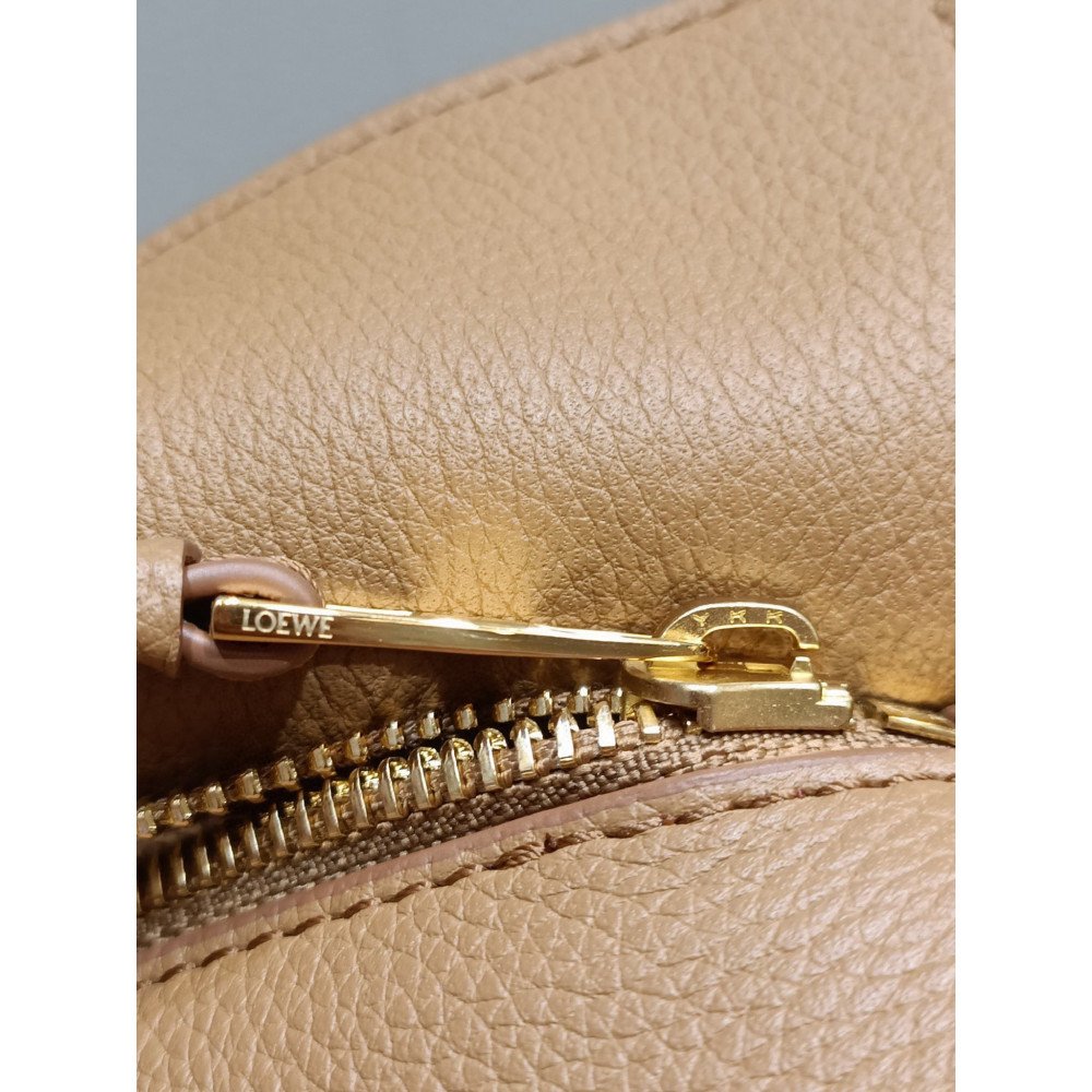 LOEWE New Puzzle Bag – Small Toffee Brown! LOEWE New Puzzle Bag – Small Toffee Brown!